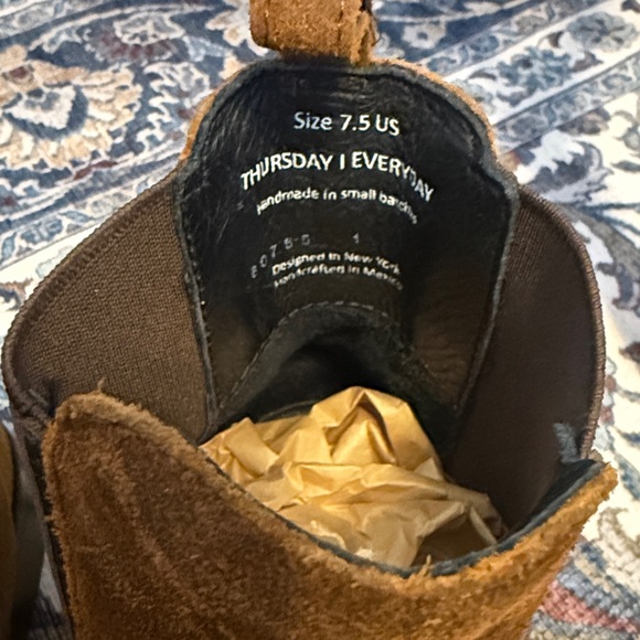 Thursday women’s suede Chelsea boot - Picture 2 of 5